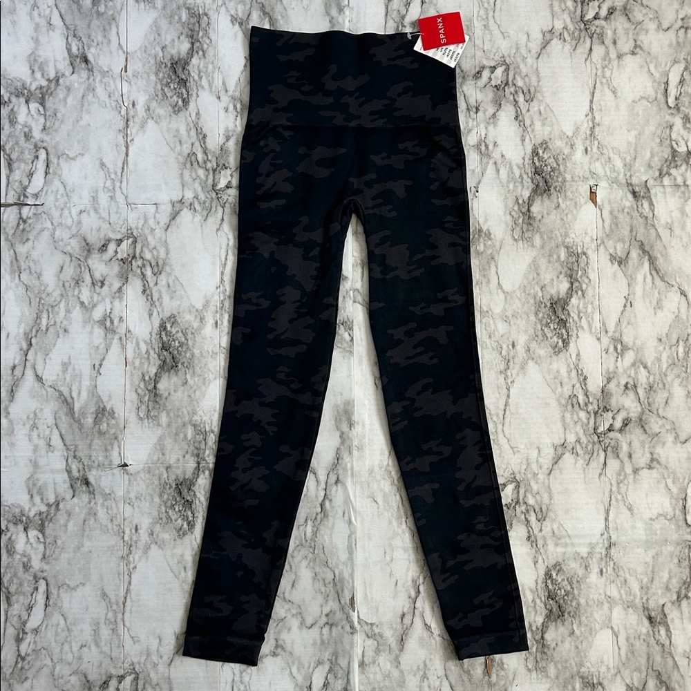 Spanx | NWT size small Look at Me Now black Camo leggings camouflage shape wear